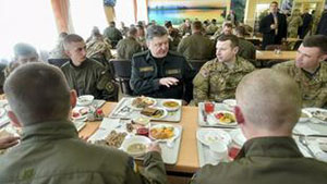 Обед Порошенко с американскими военными