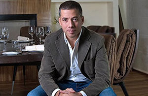 Аркадий Новиков