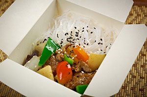 Китайская рисовая лапша в коробке