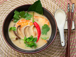 Традиционный тайский суп Thai Tom Yam