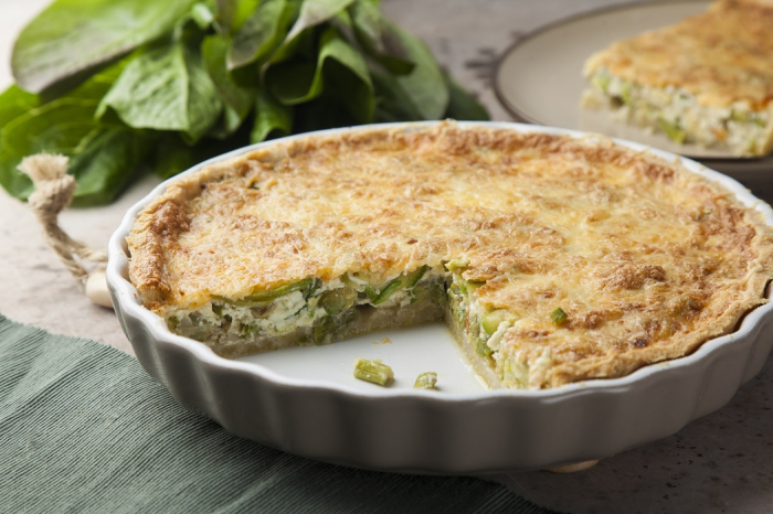 Пирог с яйцом и зеленым луком